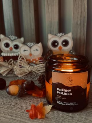 Parafínové svíčky u nás doma nevedeme.‼️Má to jednoduché vysvětlení. Při pálení parafínových svíček se z nich uvolňují...